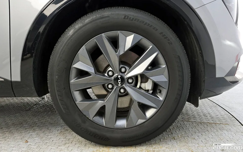 Kia Sportage 1.6 2WD 2023 — миниатюра 5