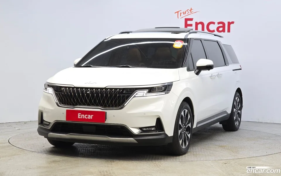 Kia Carnival 7 2023 — фото 1, купить с доставкой в Москву