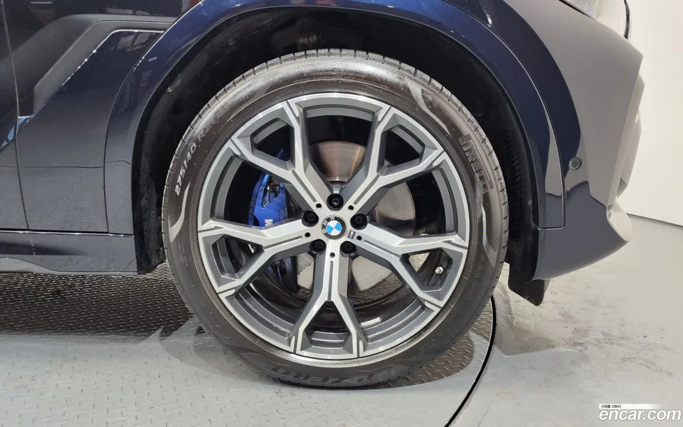 BMW X6 xDrive40i M 2023 — миниатюра 5