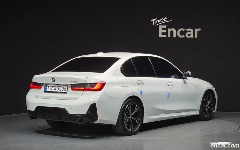BMW 3 Series 320i M 2023 — миниатюра 2
