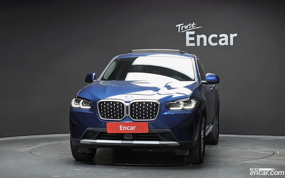BMW X4 xDrive20i xLine 2023 — миниатюра 3