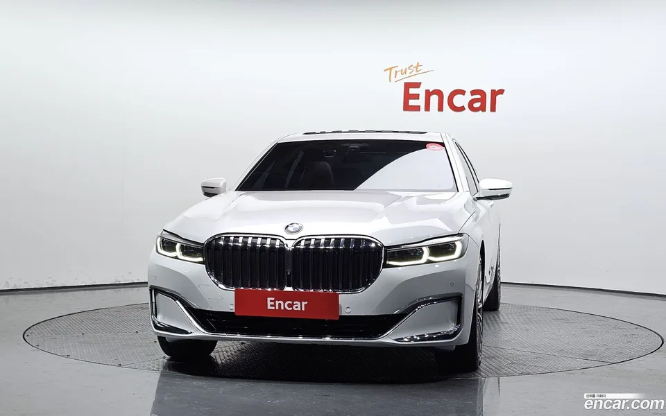 BMW 7 Series 740i 2022 — миниатюра 3