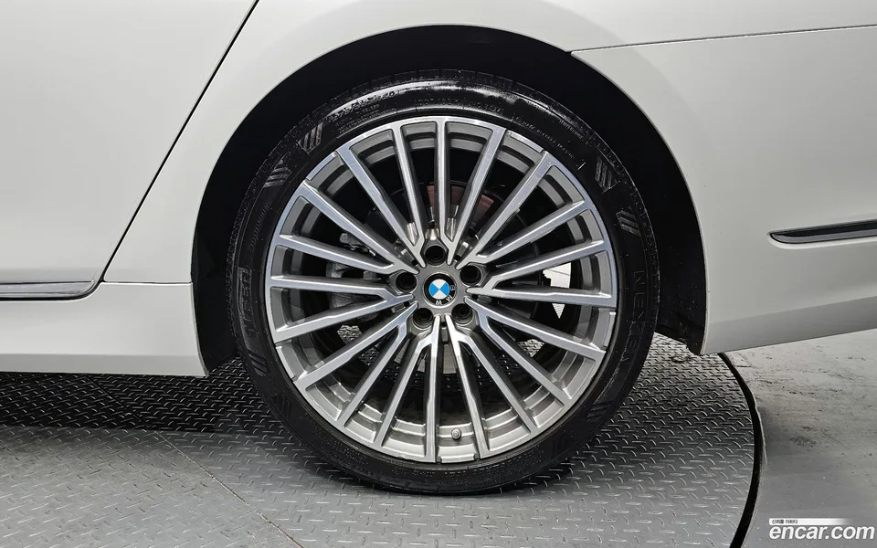 BMW 7 Series 740i 2022 — миниатюра 5