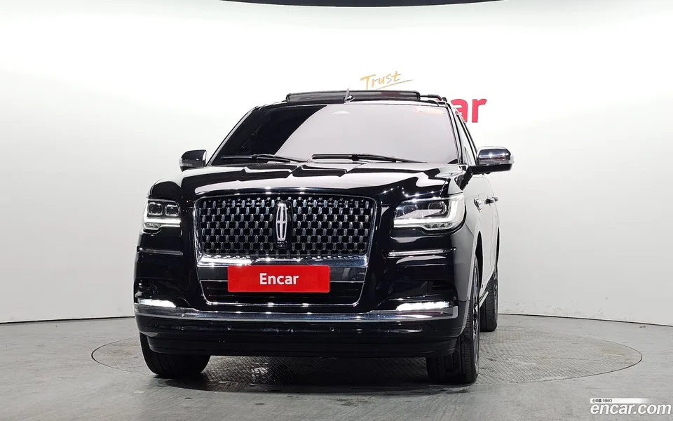 Lincoln Navigator 3.5L 2023 — миниатюра 3