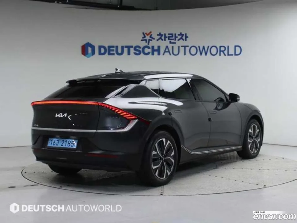 Kia EV6 4WD 2022 — миниатюра 2