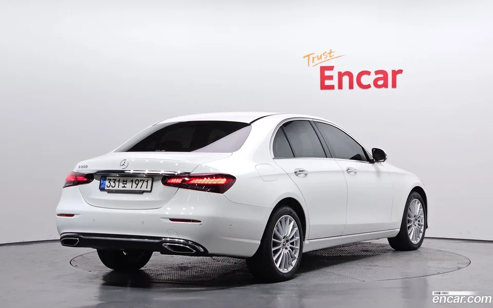Mercedes-Benz E-Class E250 2022 — миниатюра 2