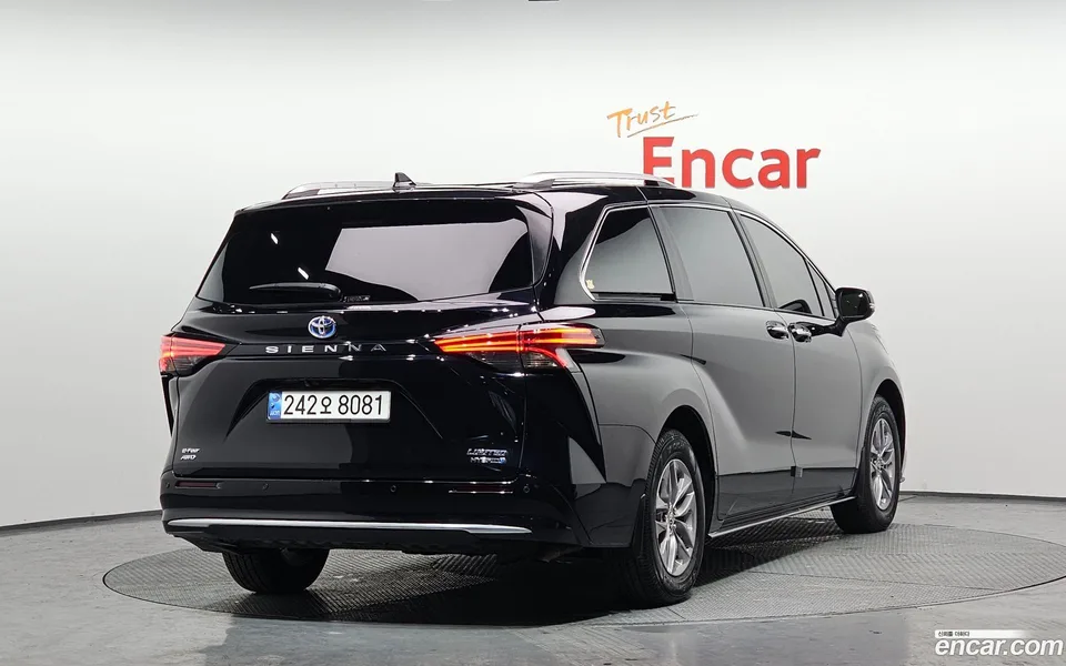 Toyota Sienna 2.5 AWD 2024 — миниатюра 2