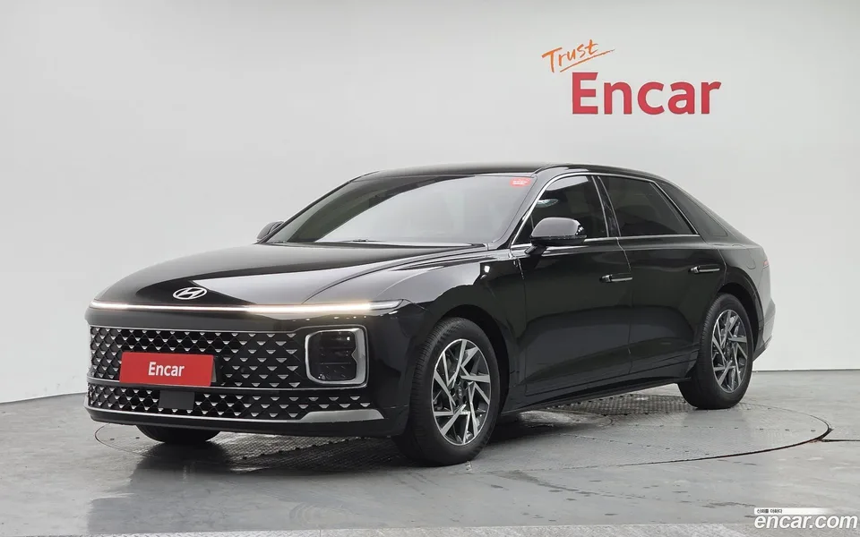 Hyundai Grandeur 2.5 2WD 2023 — фото 1, купить с доставкой в Москву