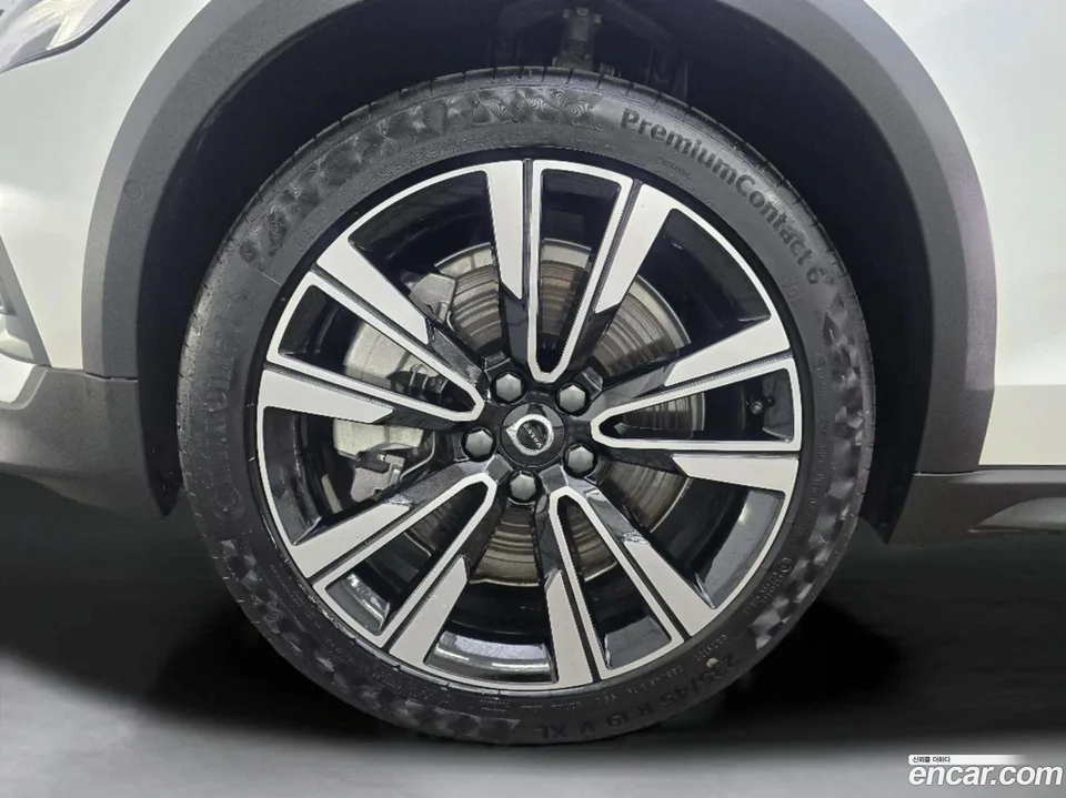 Volvo V60 Cross Country B5 AWD 2025 — миниатюра 5
