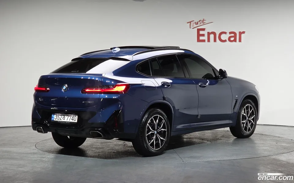 BMW X4 xDrive20i M 2023 — миниатюра 2