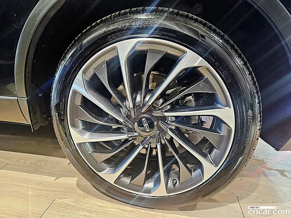 Lincoln Aviator 3.0 AWD 2023 — миниатюра 5