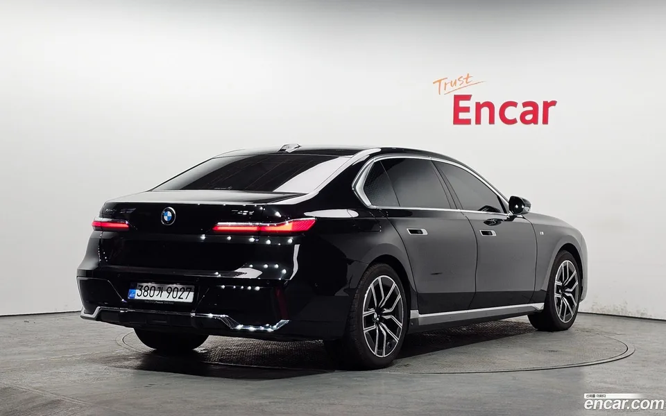 BMW 7 Series 740d xDrive M 2024 — миниатюра 2