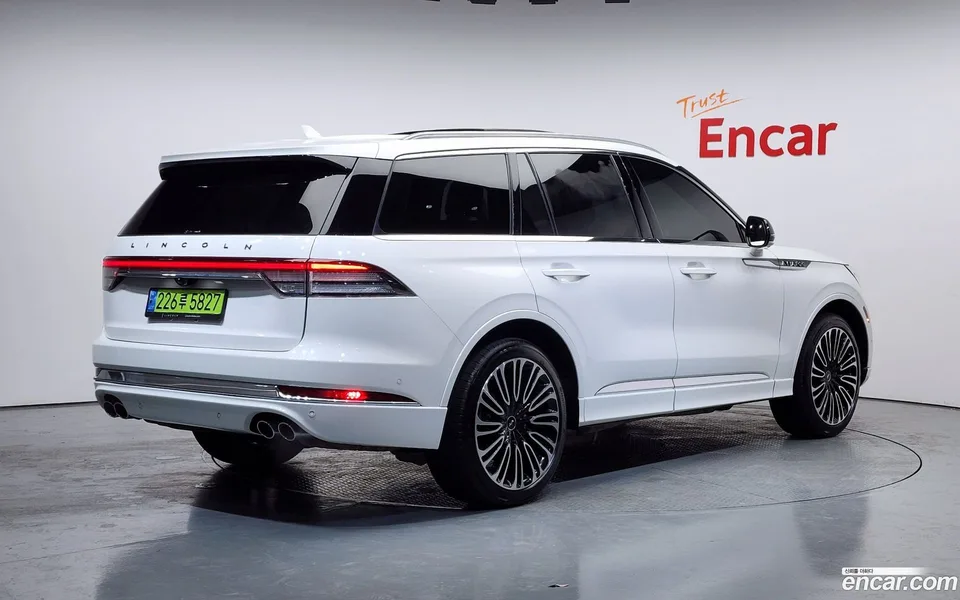 Lincoln Aviator 3.0 AWD 2023 — миниатюра 2