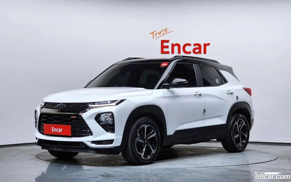 Chevrolet Trailblazer 1.3 2WD 2023 — фото 1, купить с доставкой в Москву
