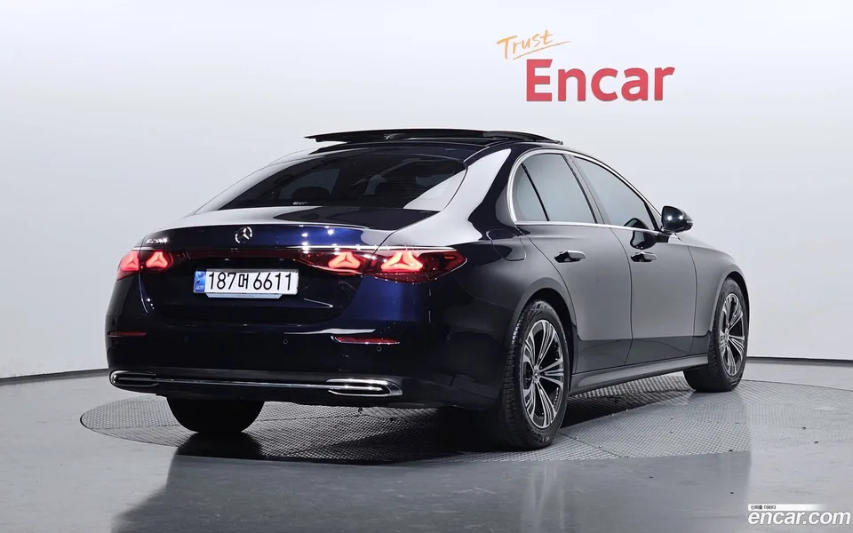 Mercedes-Benz E-Class E200 2025 — миниатюра 2