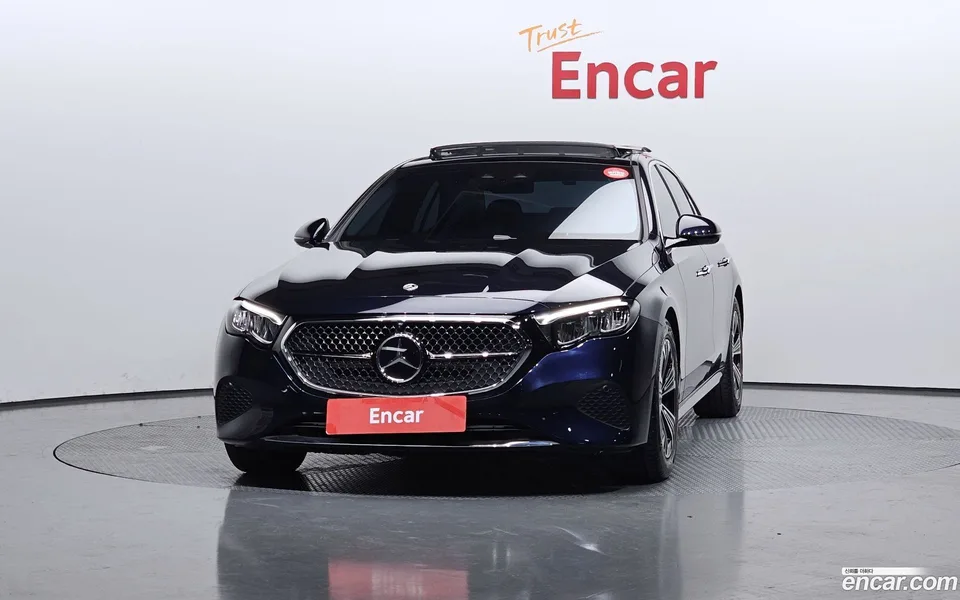 Mercedes-Benz E-Class E200 2025 — миниатюра 3