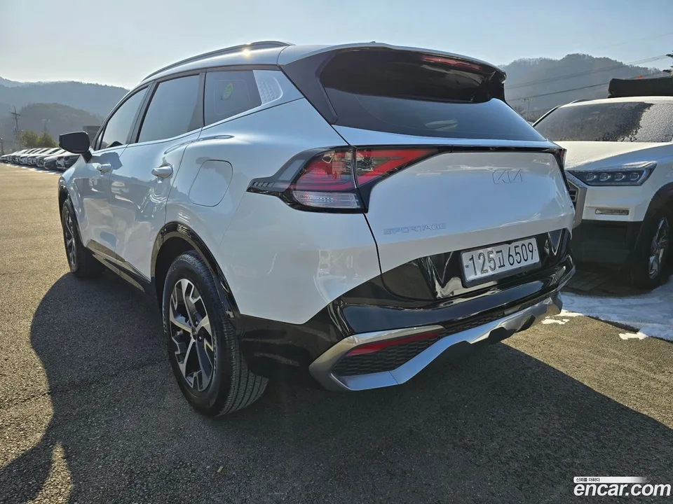 Kia Sportage Hybrid 2WD 2022 — миниатюра 4
