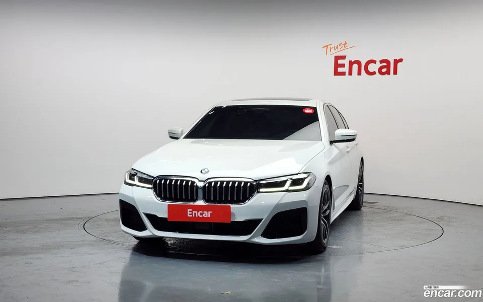 BMW 5 Series 520i M 2022 — миниатюра 3
