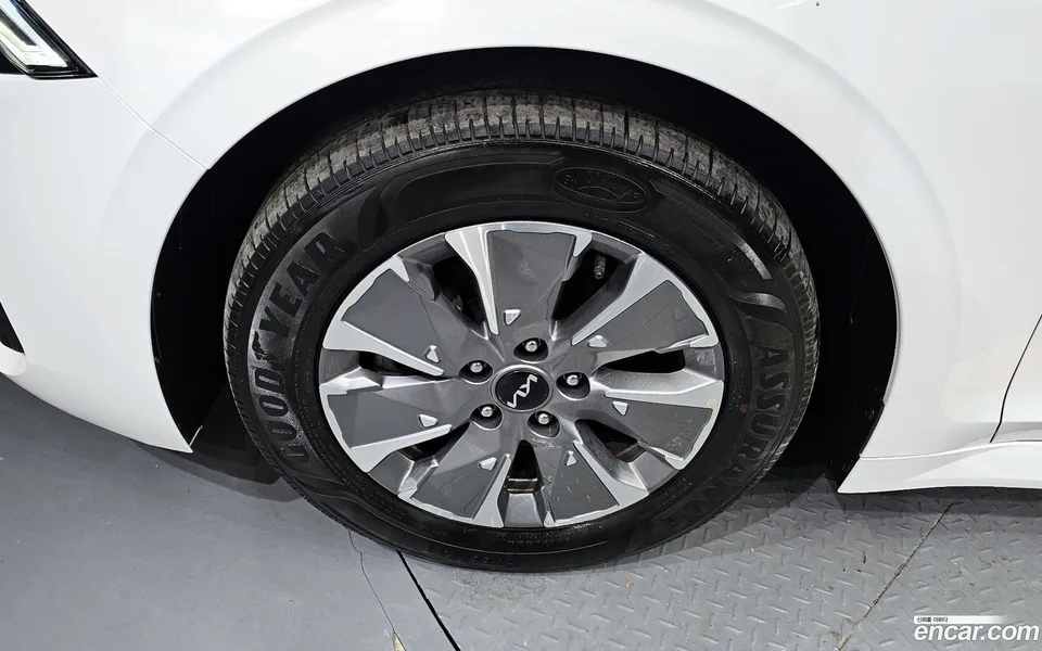 Kia K5 Hybrid 2022 — миниатюра 5