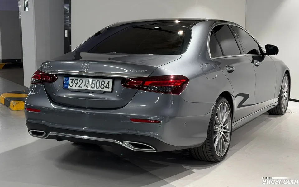 Mercedes-Benz E-Class E350 4MATIC AMG Line 2022 — миниатюра 4