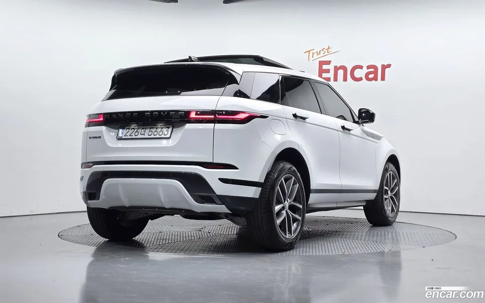 Land Rover Range Rover Evoque P250 SE 2025 — миниатюра 2