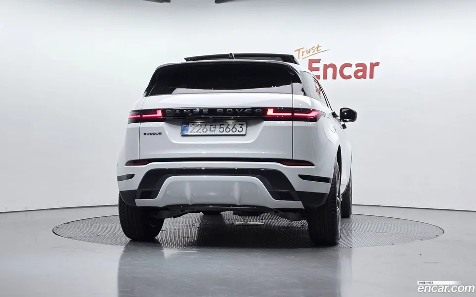 Land Rover Range Rover Evoque P250 SE 2025 — миниатюра 4