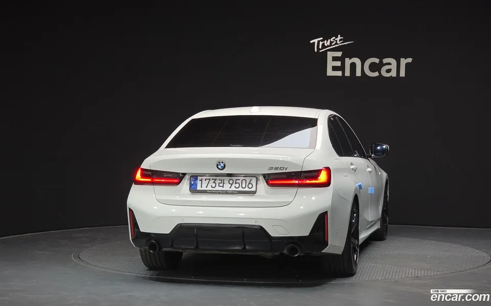 BMW 3 Series 320i M 2023 — миниатюра 4