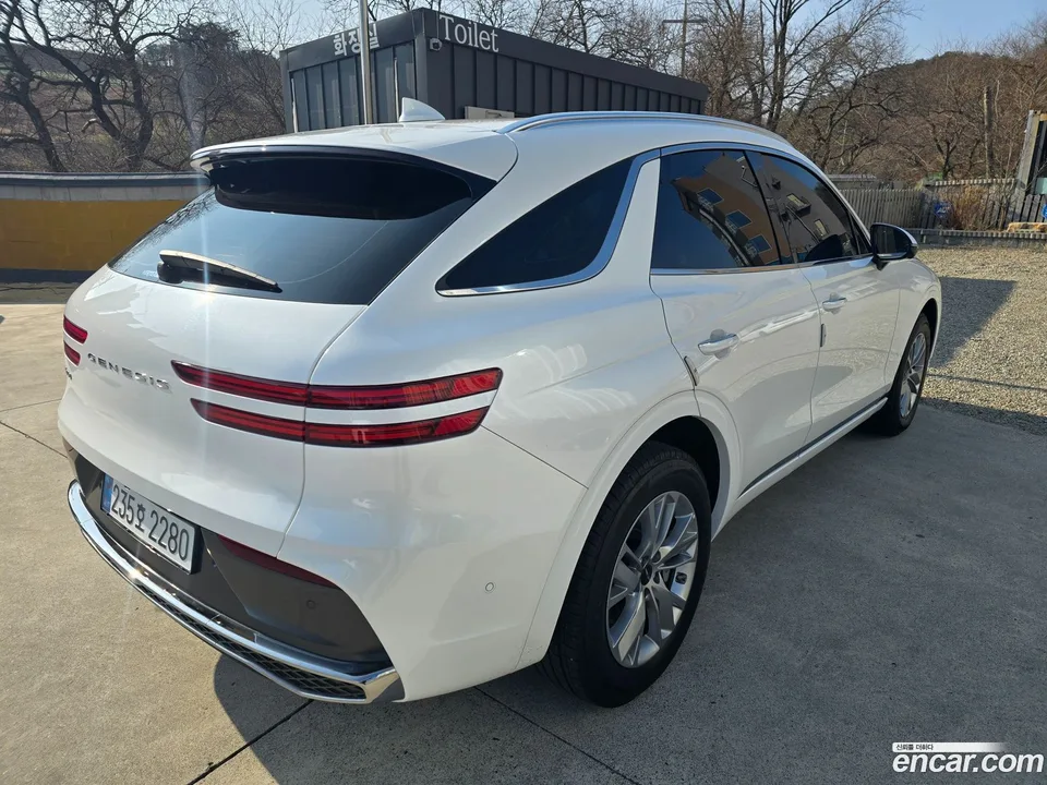Genesis GV70 2.5T 2WD 2025 — миниатюра 2
