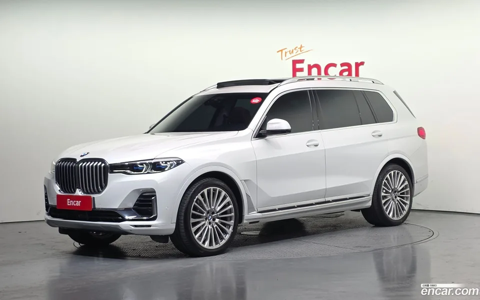 BMW X7 xDrive 40d 6 2022 — фото 1, купить с доставкой в Москву