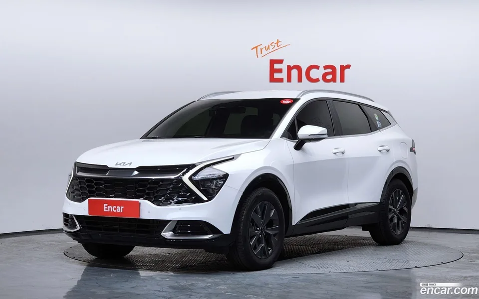Kia Sportage 2.0 2WD 2023 — фото 1, купить с доставкой в Москву