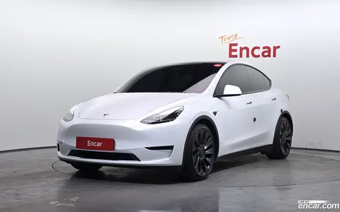 Tesla Model Y 2024 купить в Москве