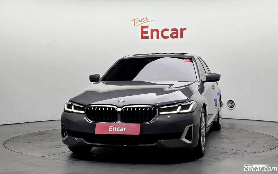 BMW 5 Series 520i 2022 — миниатюра 3