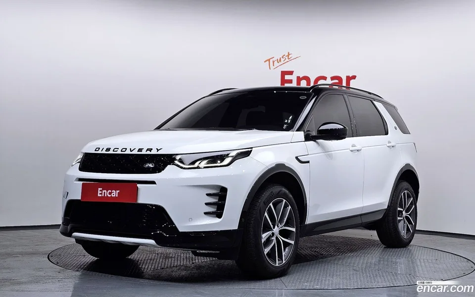 Land Rover Discovery Sport P250 SE 2024 — фото 1, купить с доставкой в Москву