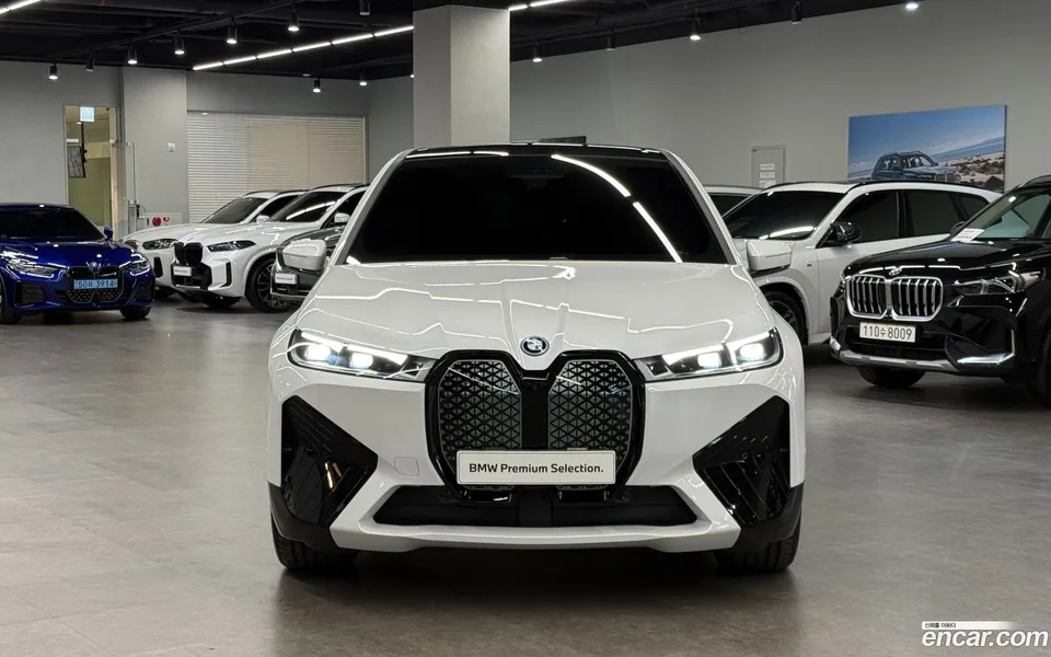 BMW iX xDrive50 2025 — миниатюра 3