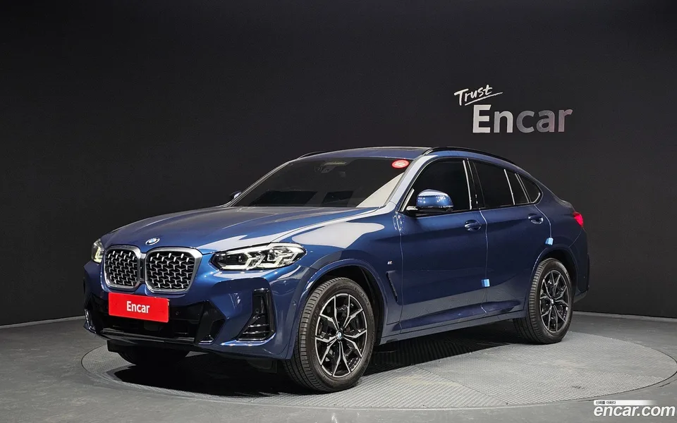 BMW X4 xDrive20i M 2023 — фото 1, купить с доставкой в Москву