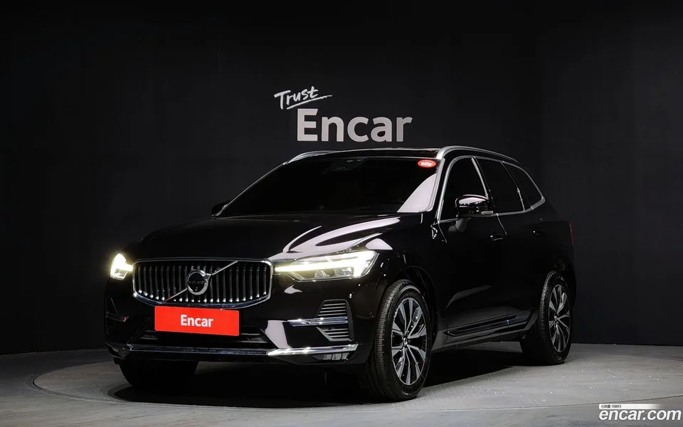 Volvo XC60 B5 2024 — фото 1, купить с доставкой в Москву