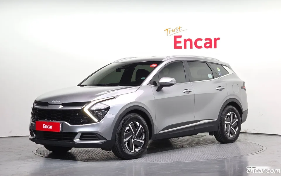 Kia Sportage Hybrid 4WD 2023 — фото 1, купить с доставкой в Москву
