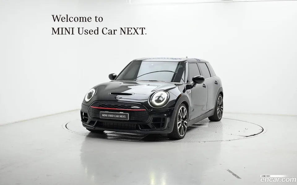 MINI Cooper S Clubman JCW 2023 — фото 1, купить с доставкой в Москву