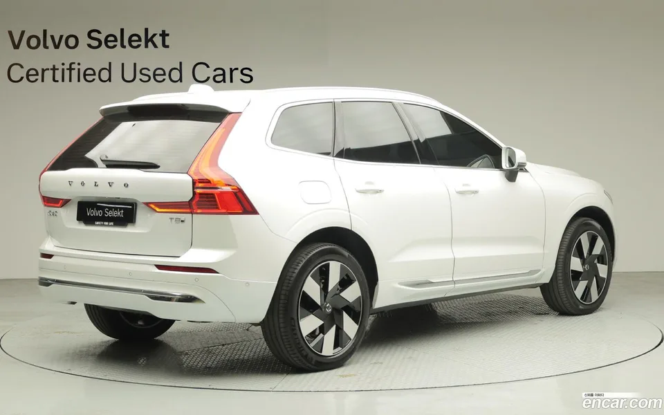 Volvo XC60 T8 2025 — миниатюра 2