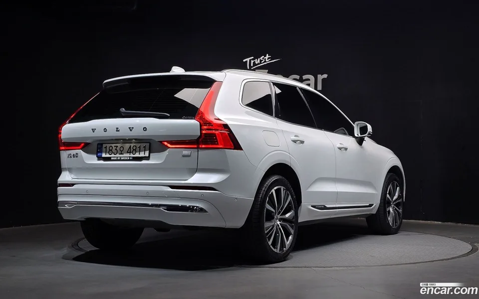 Volvo XC60 T8 2022 — миниатюра 2