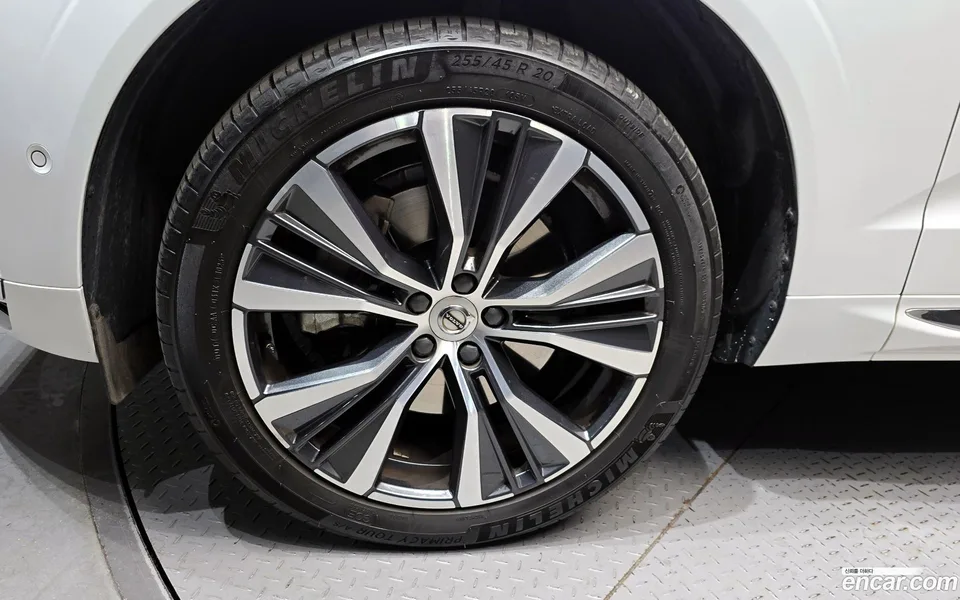 Volvo XC60 T8 2022 — миниатюра 5