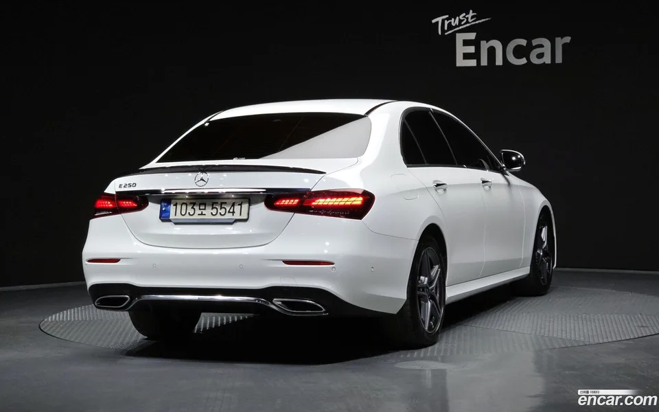 Mercedes-Benz E-Class E250 AMG Line 2023 — миниатюра 2