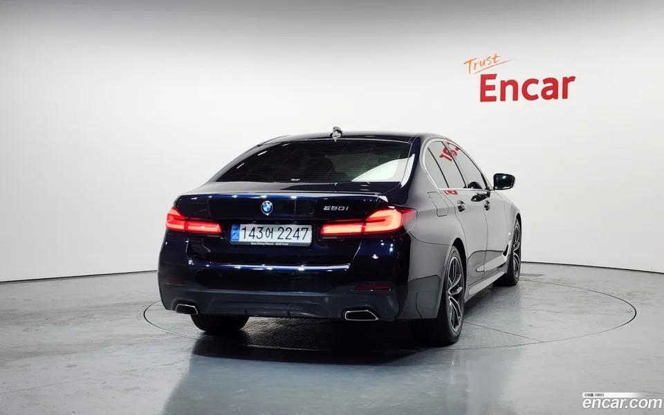 BMW 5 Series 520i M 2022 — миниатюра 4