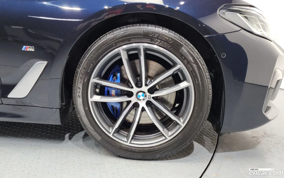 BMW 5 Series 520i M 2022 — миниатюра 5
