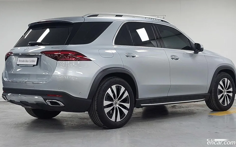 Mercedes-Benz GLE-Class GLE300d 4MATIC 2025 — миниатюра 2