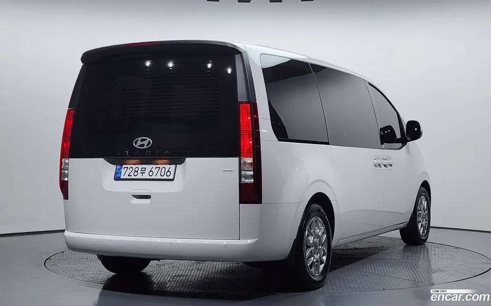 Hyundai Staria 4WD / 2024 — миниатюра 2