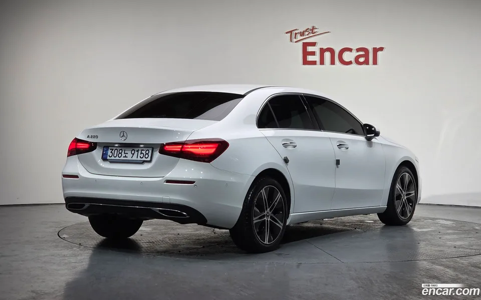 Mercedes-Benz A-Class A220 2024 — миниатюра 2