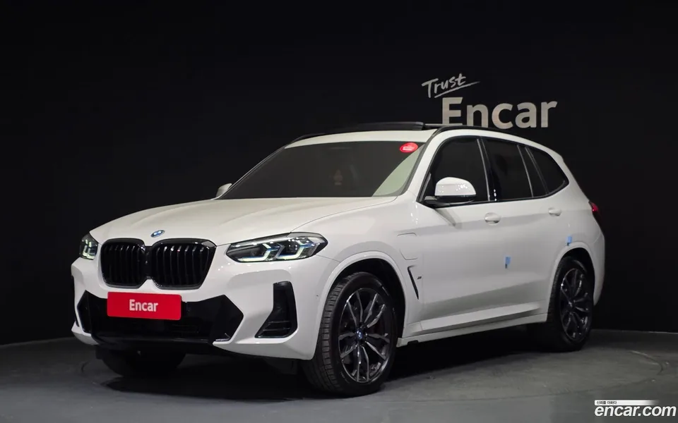 BMW X3 xDrive 30e M 2023 — фото 1, купить с доставкой в Москву