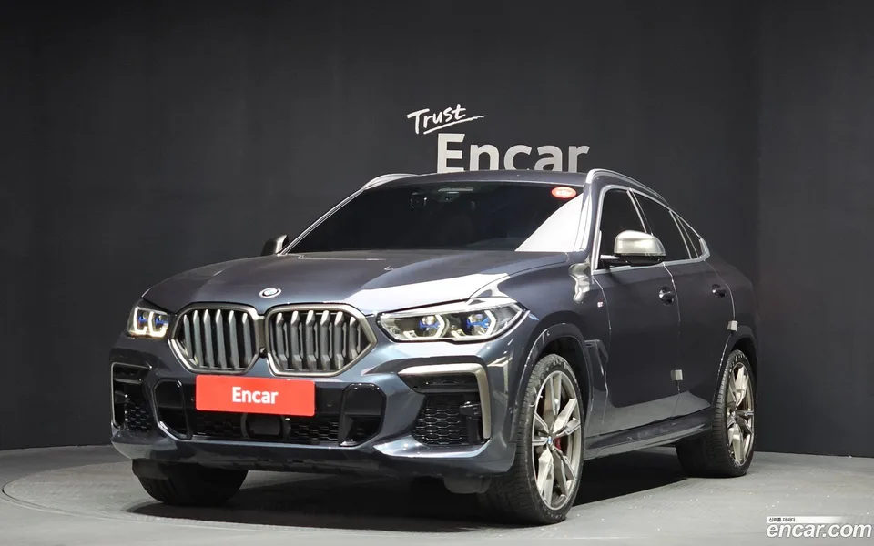 BMW X6 M50i 2022 — фото 1, купить с доставкой в Москву