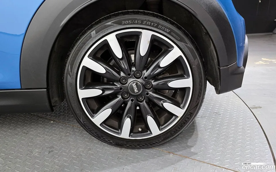 MINI Cooper S 2023 — миниатюра 2
